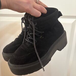 Source Unknown Black Lace Up Platform Boots